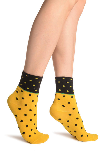 Small Polka Dot On Yellow With Black Top Ankle High Socks