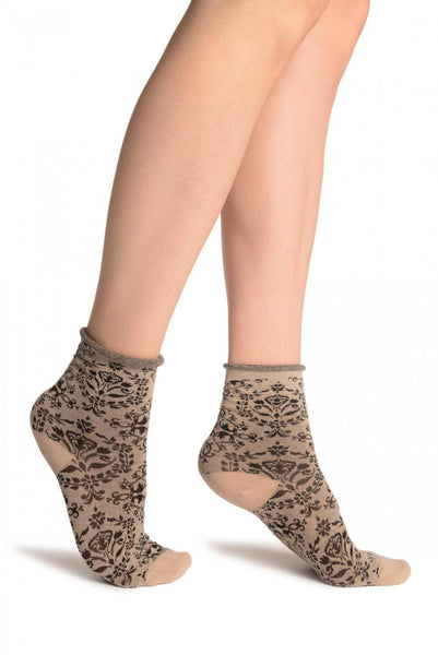 Versailles Pattern With Rolling Top on Mocha Ankle High Socks