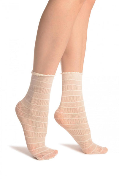 Cream Textured Stripes Ankle High Socks