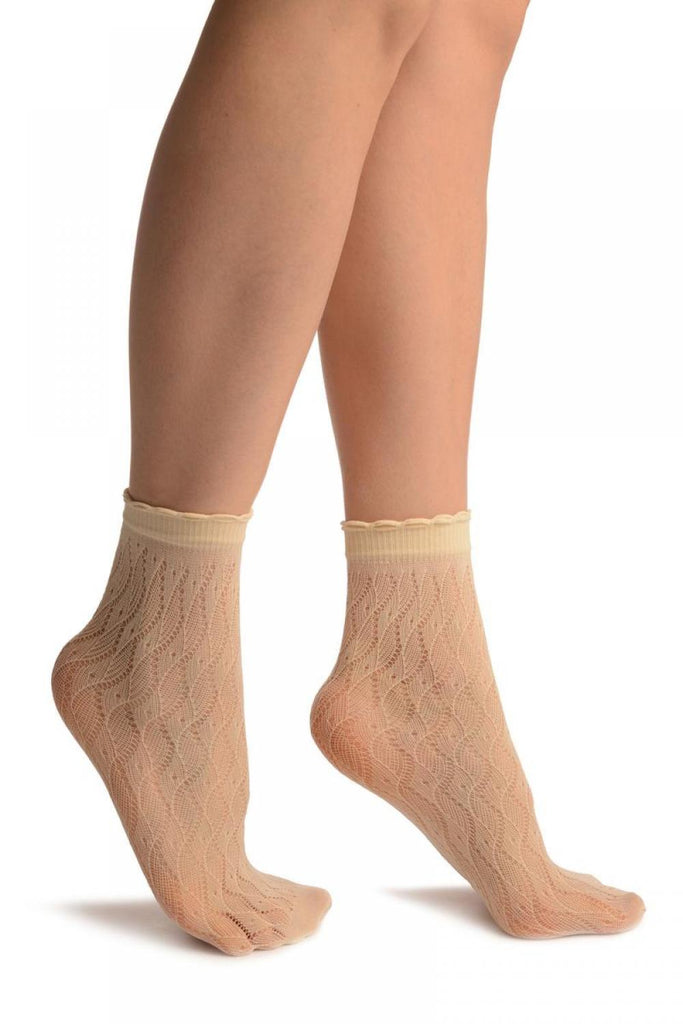Cream Crochet Waves Lace Top Ankle High Socks
