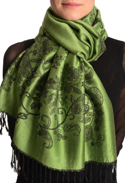 Roses Frame On Kelly Green Pashmina With Tassels