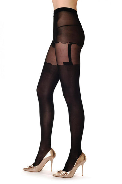 Rounded Shorts & Straight Suspender Belt